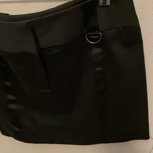 Mini skirt and sweater set - Picture 3 of 4